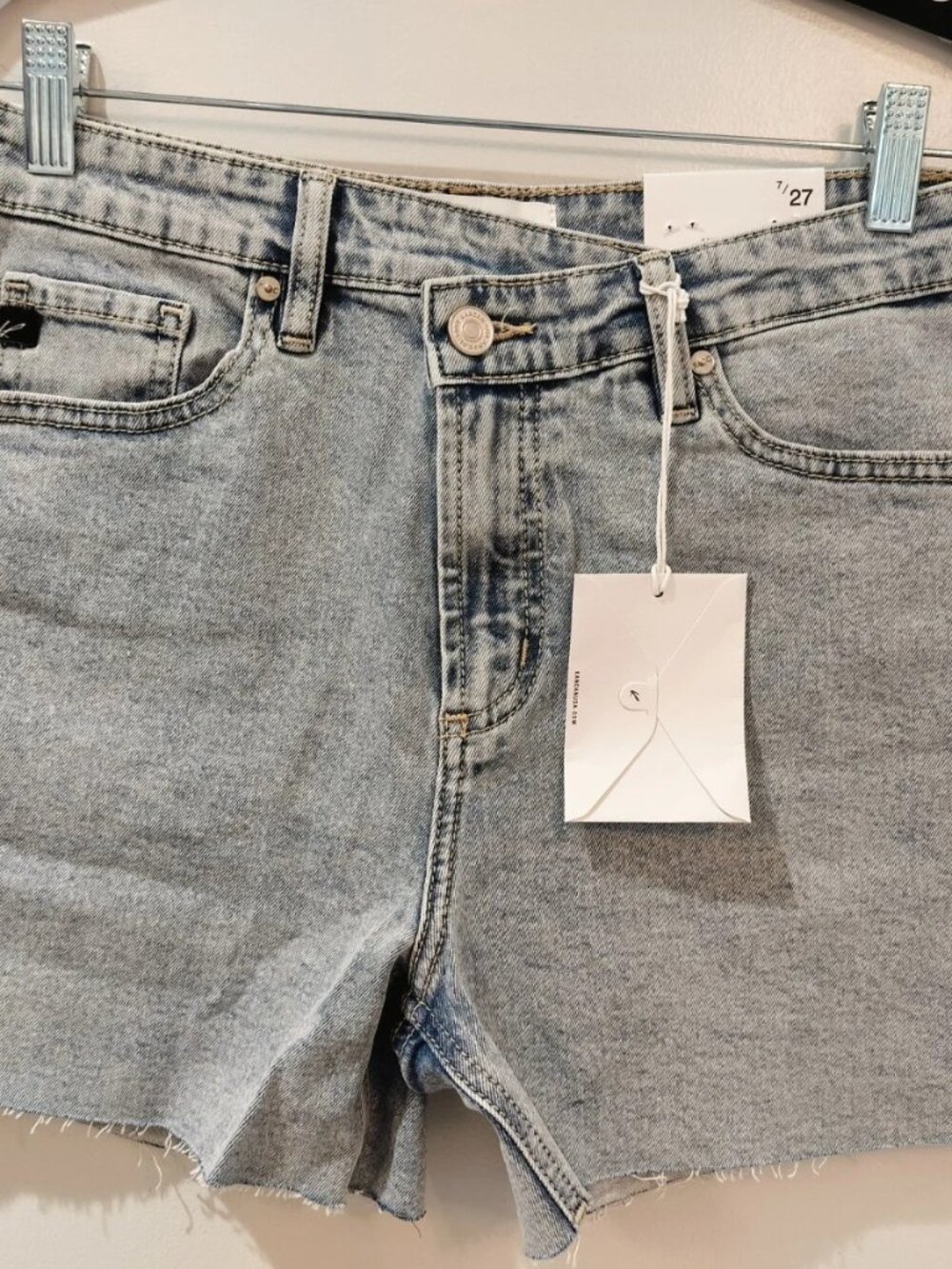 KanCan NWT High Rise Crossover Waist Denim Shorts Size 7/27